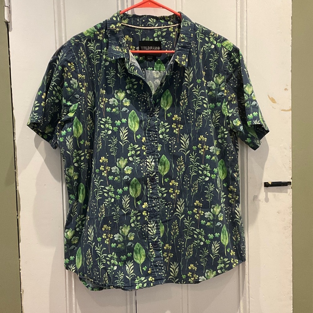 Wildfang Navy and Green Botanical Button-Down Shirt XL